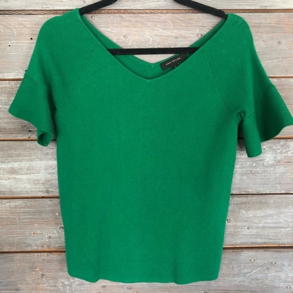 ❌SOLD❌ANN TAYLOR Green Short Sleeve Top - Picture 3 of 3